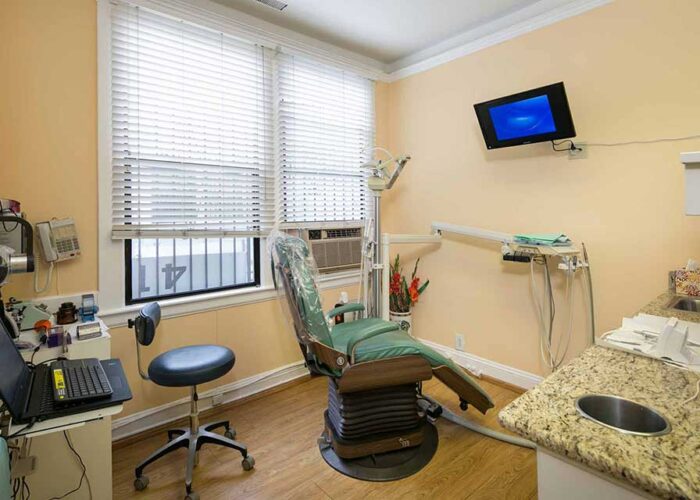 office2-Dr_Derrick_Chua